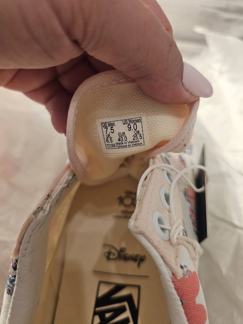 Vans Women’s Pink Floral Low-Top Sneakers - Picture 11 of 11